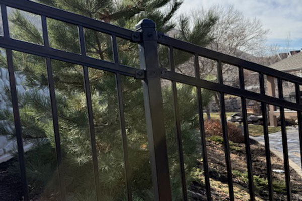 Close Top Aluminum Fence
