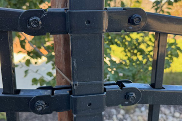 Close Top Metal Fence
