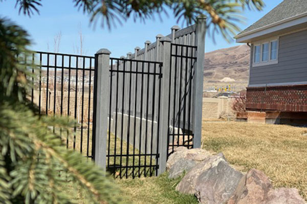 New Flat Top Aluminum Fence Installation New Flat Top Aluminum Fence Installation