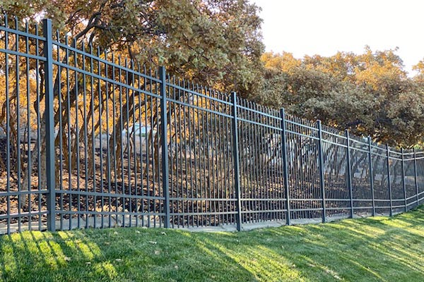 Open Top Aluminum Fence Building