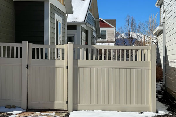 Semi Privacy Vinyl Fence Services