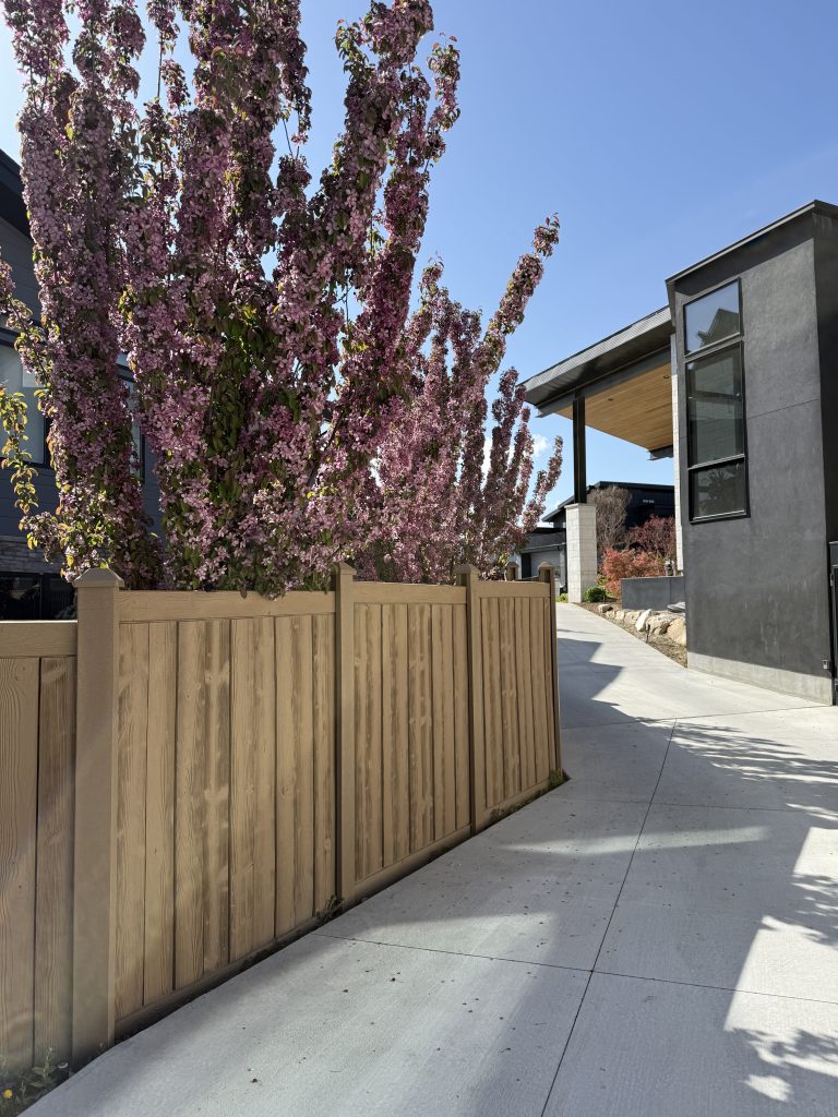 Simtek fence installed in Riverton, Utah