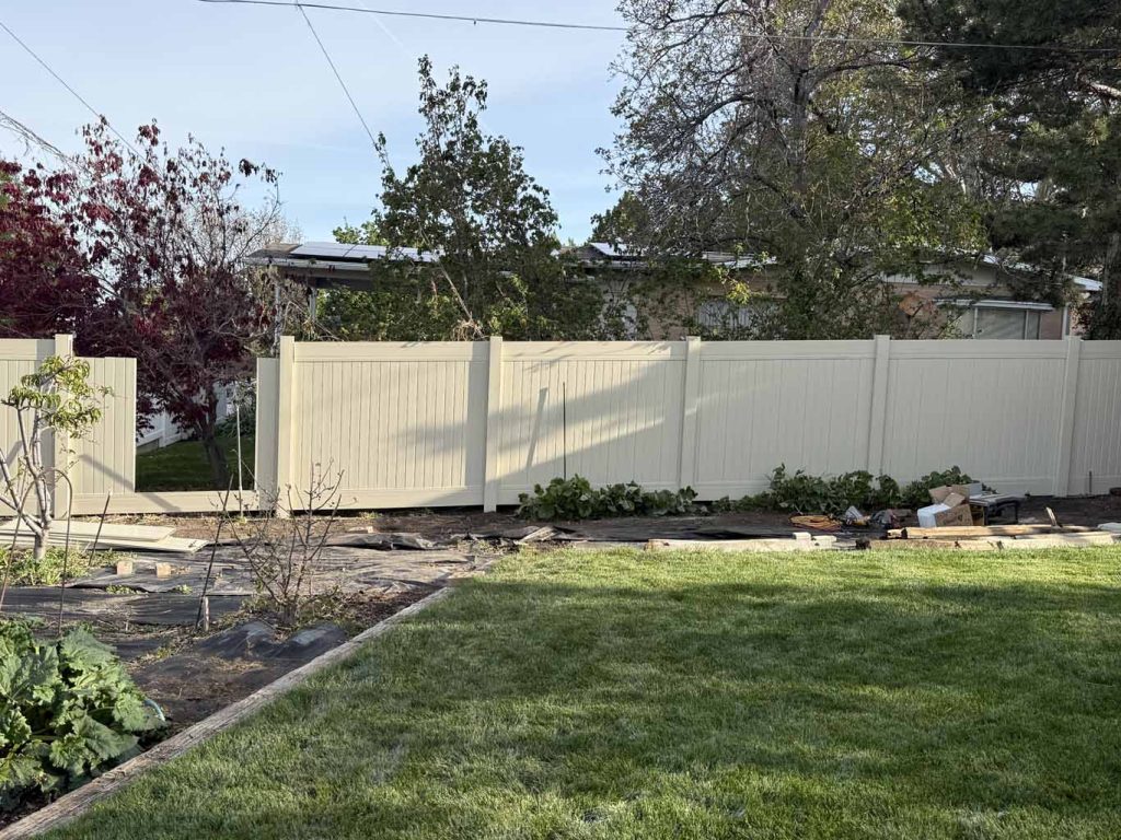 Vinyl privacy fence installed in Bountiful, Utah