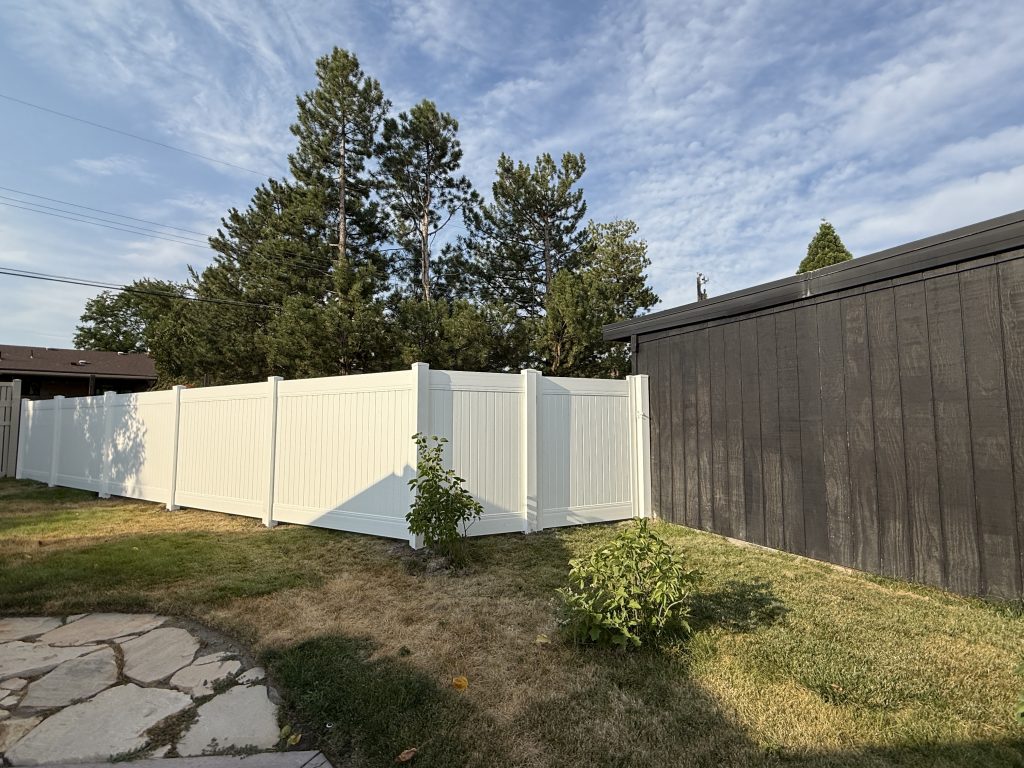 New vinyl privacy fencing installed in Holladay, Utah